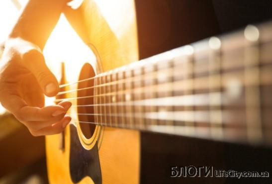 Игра на гитаре: путь от новичка к виртуозу
