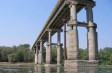 Мост через Днестр дал трещину, движение транспорта парализовано