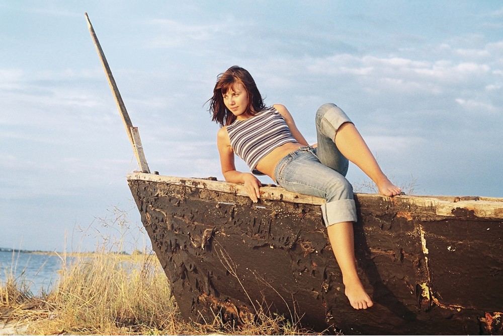 Девушка на лодке | Фотогалерея, Мариуполь