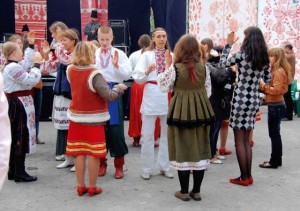 Выступление ансамбля "Промінь" в Мариуполе