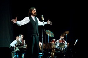 БЕЗУМНАЯ ИСТОРИЯ ПИАНИСТА в Мариуполе