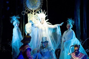 Снежная королева в Мариуполе