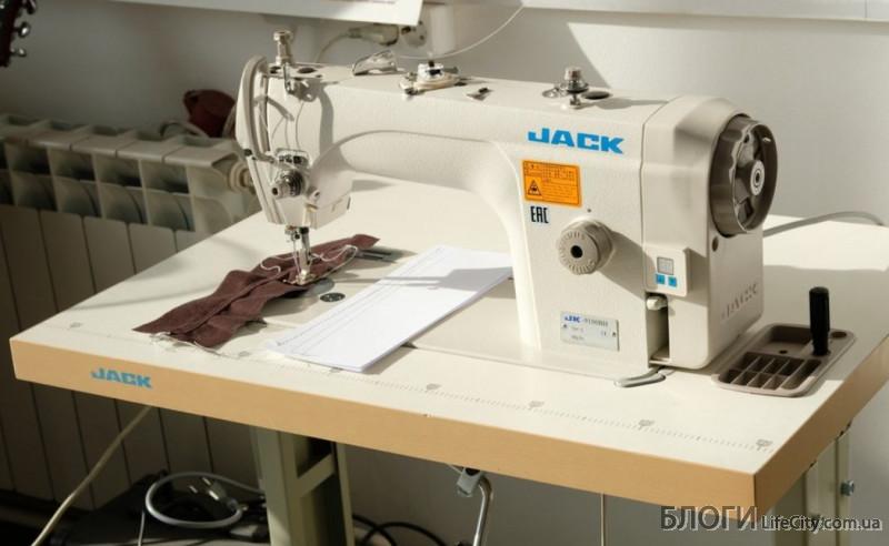 Чем промышленные швейные машинки отличаются от бытовых и профессиональных