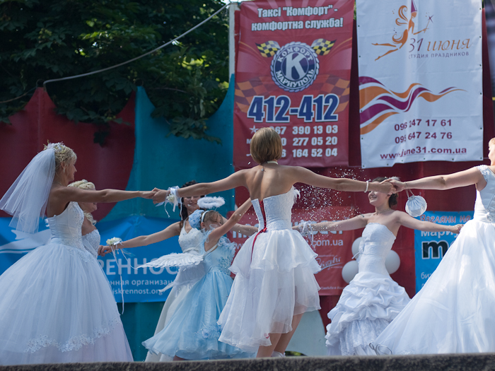 Фотогалерея события Парад невест 2010 в Мариуполе, Мариуполь