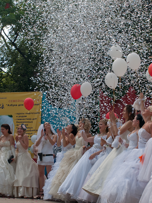 Фотогалерея события Парад невест 2010 в Мариуполе, Мариуполь