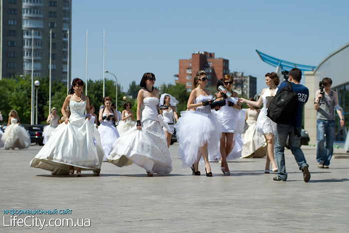 Фотогалерея события Парад невест 2010 в Мариуполе, Мариуполь