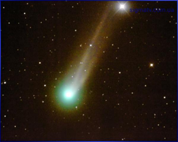 Сразу 2 кометы можно заметить над Мариуполем