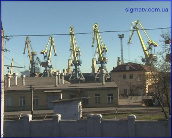 В Мариупольском морском торговом порту приняли и разгрузили огромный сухогруз