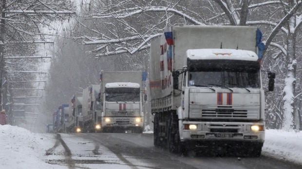 Одиннадцатый гуманитарный конвой из России уже поехал в Донецк и Луганск