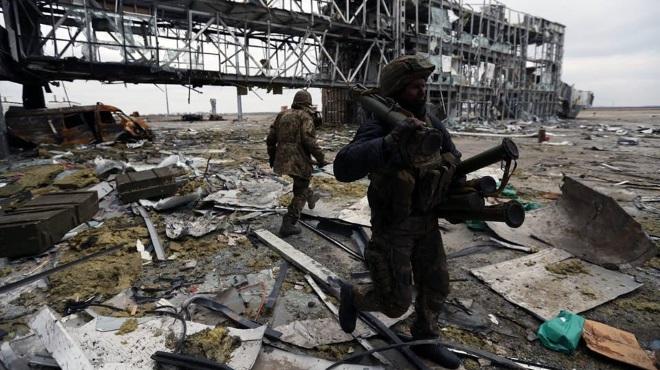 Украинские военные проложили еще один коридор к Донецкому аэропорту