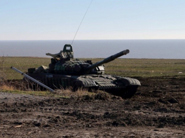 Боевики начали танковое наступление на Мариуполь