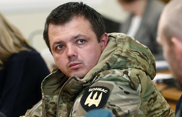 Семенченко: призвает к решительным действиям под Дебальцево
