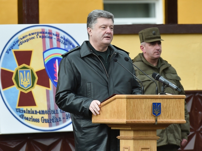 Петр Порошенко дал старт украинско-американским учениям «Фиарлес Гардиан–2015»