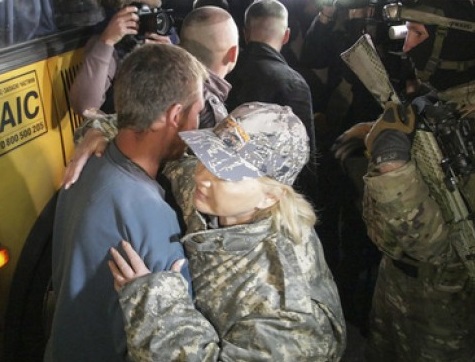 Порошенко: Из плена освобождены 10 украинских военных