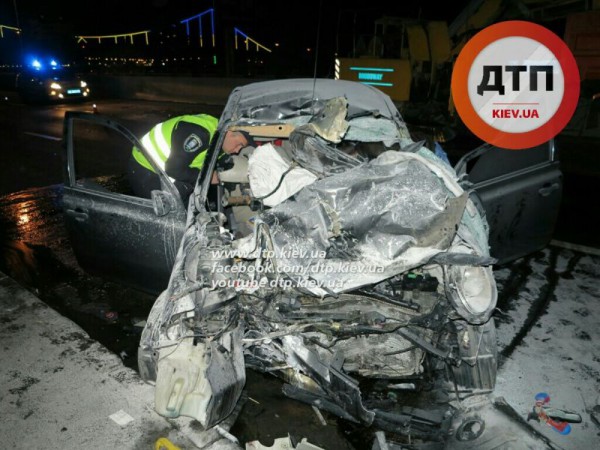 В Киеве в результате ДТП погибли два человека