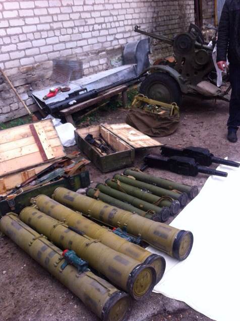 В Луганской области Служба безопасности изъяла крупнейший тайник боеприпасов за время проведения АТО 