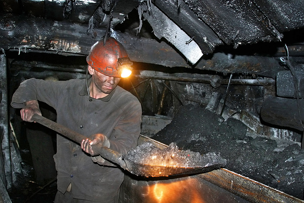 В Волынской области шахтеры перекрыли трассу "Ковель-Львов" с требованием выплатить зарплату