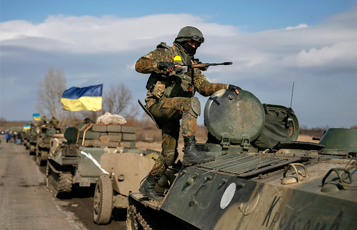 В зоне АТО погиб украинский военный, трое получили ранения