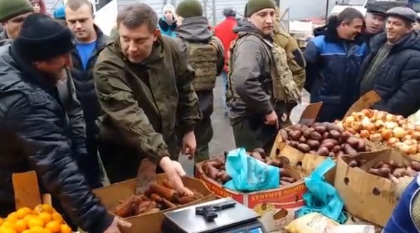 Как Захарченко инспектировал рынок Донецка