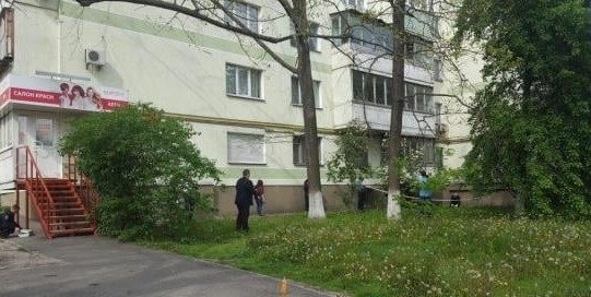 В Киеве снова суицид: из окна своей квартиры прыгнул известный работник телевидения