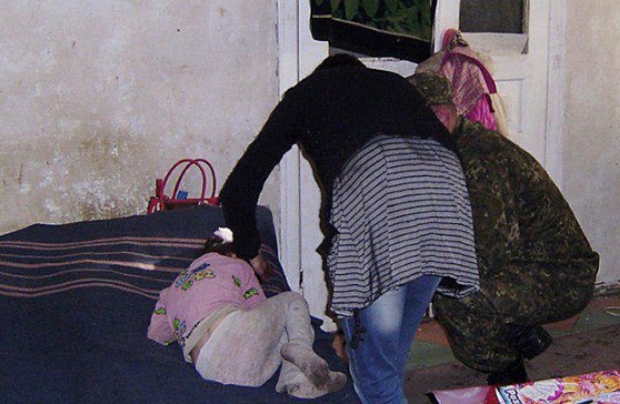 В Мариуполе пьяная мать выгнала из дома малолетнего сына