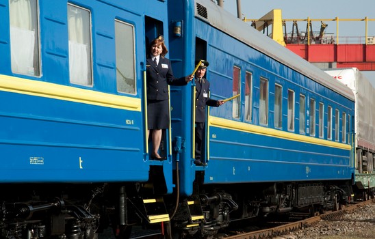 Для комфорта пассажиров «Укрзализныця»  сменила время прибытия поезда Киев - Мариуполь