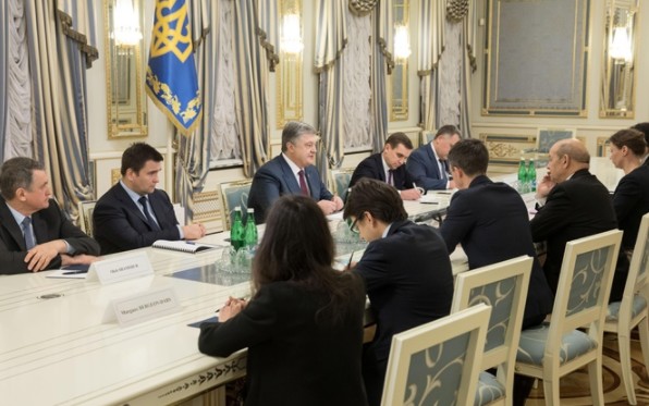 Украина и Франция поддержали миротворческую миссию