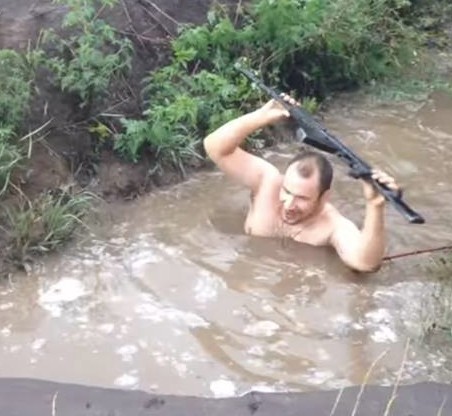 Военные в Донбассе вынуждены бороться с потопом