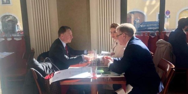 Тимошенко и Волкер обсудили способы урегулирования конфликта в ОРДЛО