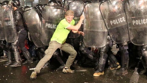 В Грузии инкриминировали демонстрантам попытку госпереворота