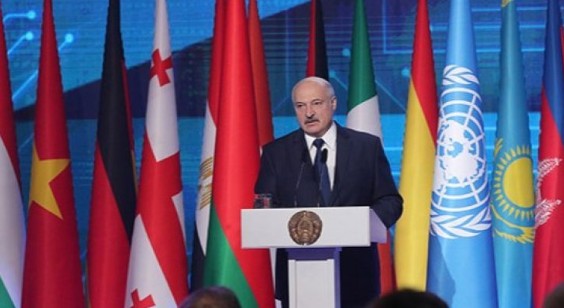 Лукашенко прокомментировал закрытие границы с Украиной