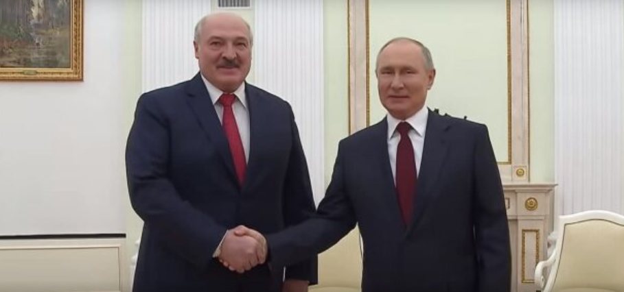 Путин и Лукашенко поздравили украинцев с Днём Победы