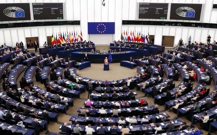 Европарламент поддержал выделение 50 млрд евро помощи Киеву 