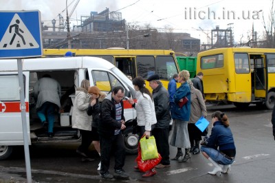 На проспекте Ильича столкнулись три маршрутки. Есть пострадавшие