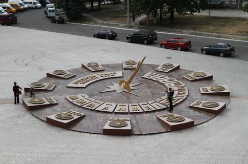 В Донецкой области установили самые большие часы в СНГ (ФОТО)