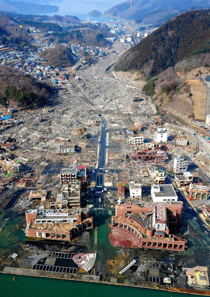 Хронология событий катастрофы в Японии 11 марта: Землетрясение, цунами, АЭС, последствия