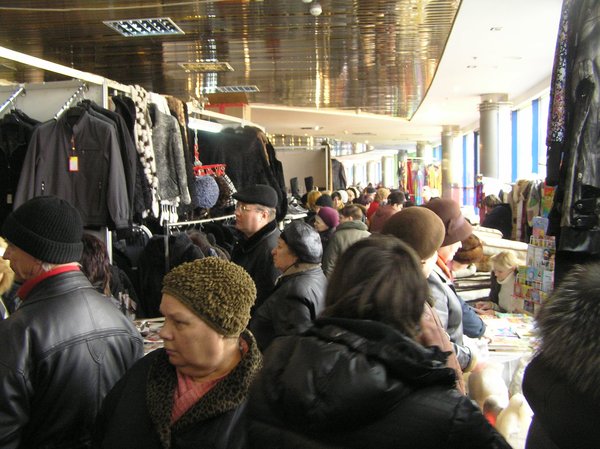 17 марта в крытом спорткомплексе «Ильичевец» открылась выставка-ярмарка «Мариуполь-Весна-2011»