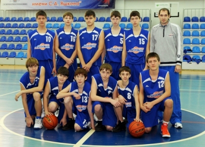 Юные баскетболисты Мариуполя снова завладели Кубком ВЮБЛ