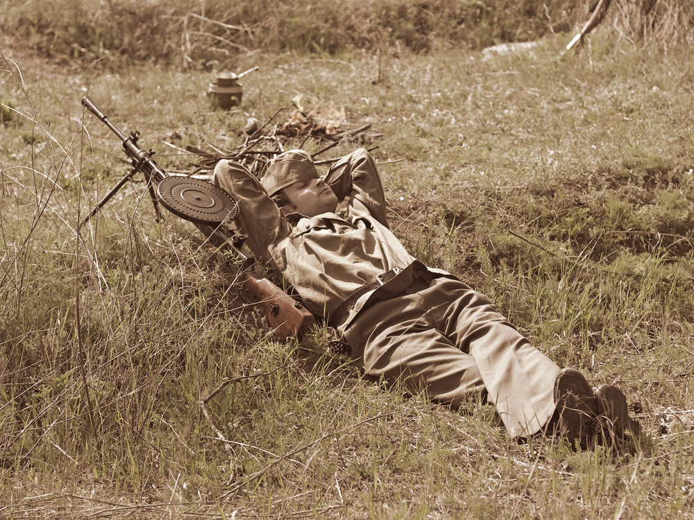 Солдат на привале | Фотогалерея, Мариуполь